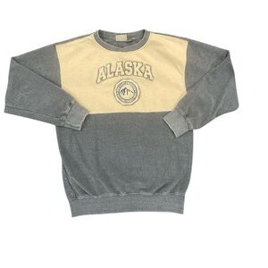 RENEGADE VINTAGE Alaska Faded Blue and Cream Men's Crewneck Size Large